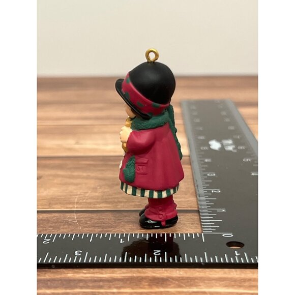 1998 HALLMARK KEEPSAKE ORNAMENT QX6876 SWEET REMEMBERINGS CANDY CANE LITTLE GIRL - Picture 6 of 8